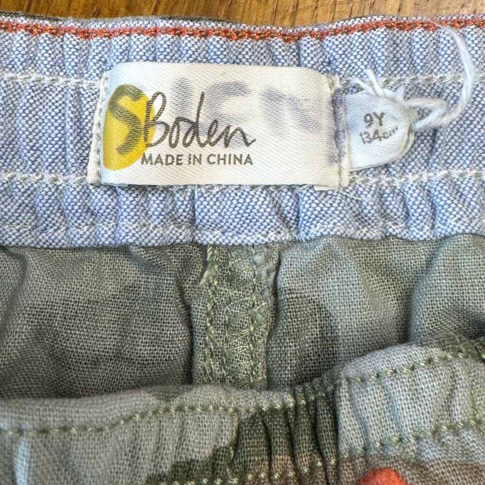 MINI BODEN Embroidered Camo Shorts Boys 9Y 9 134cm African Animals Short Boy - Picture 8 of 9